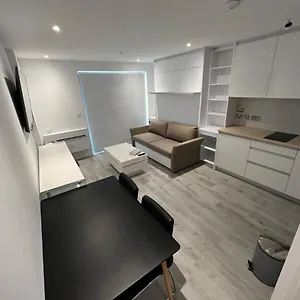 Modern Studio In Gibilterra